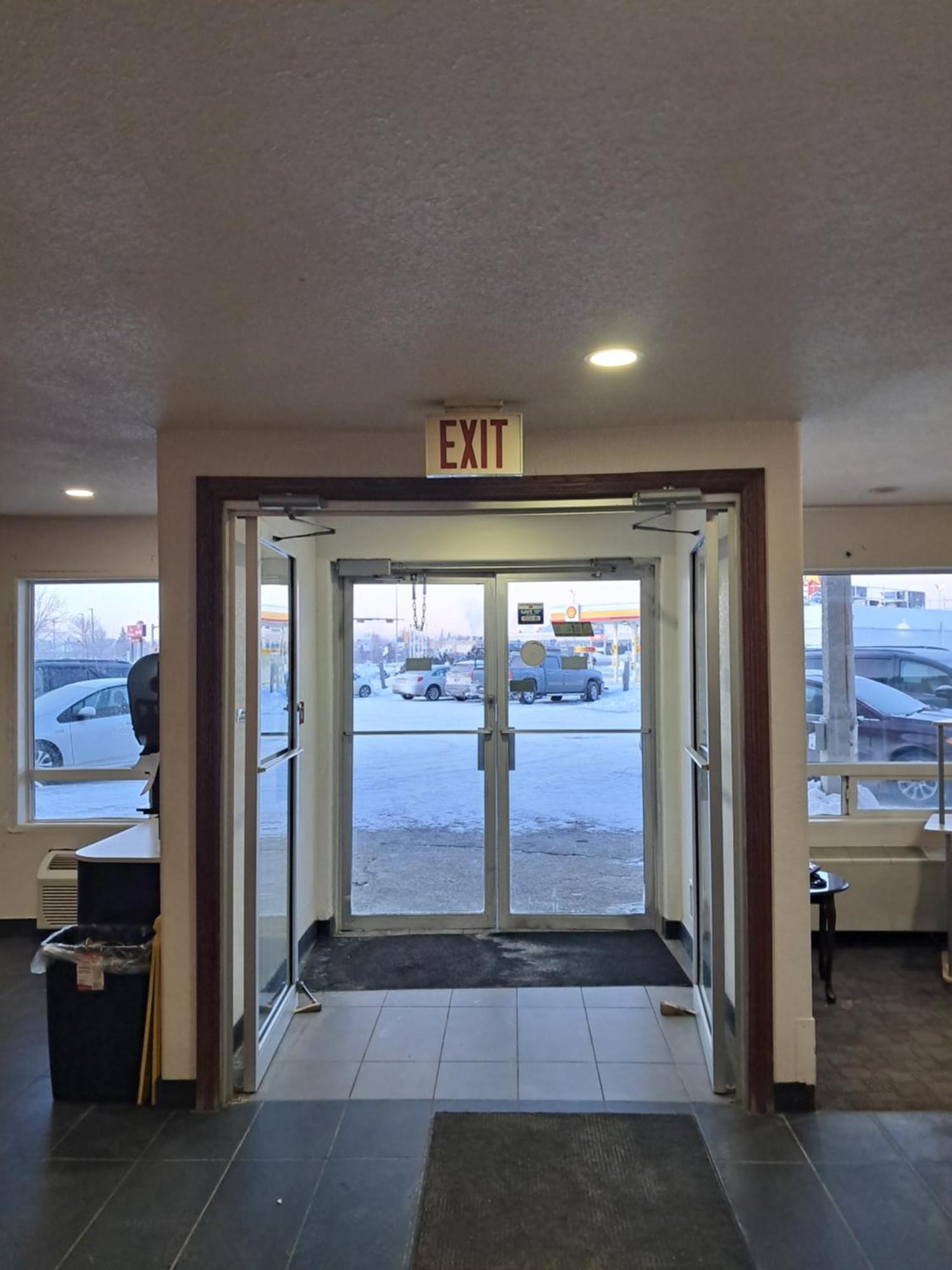 Motel 6-Regina, Sk Luaran gambar
